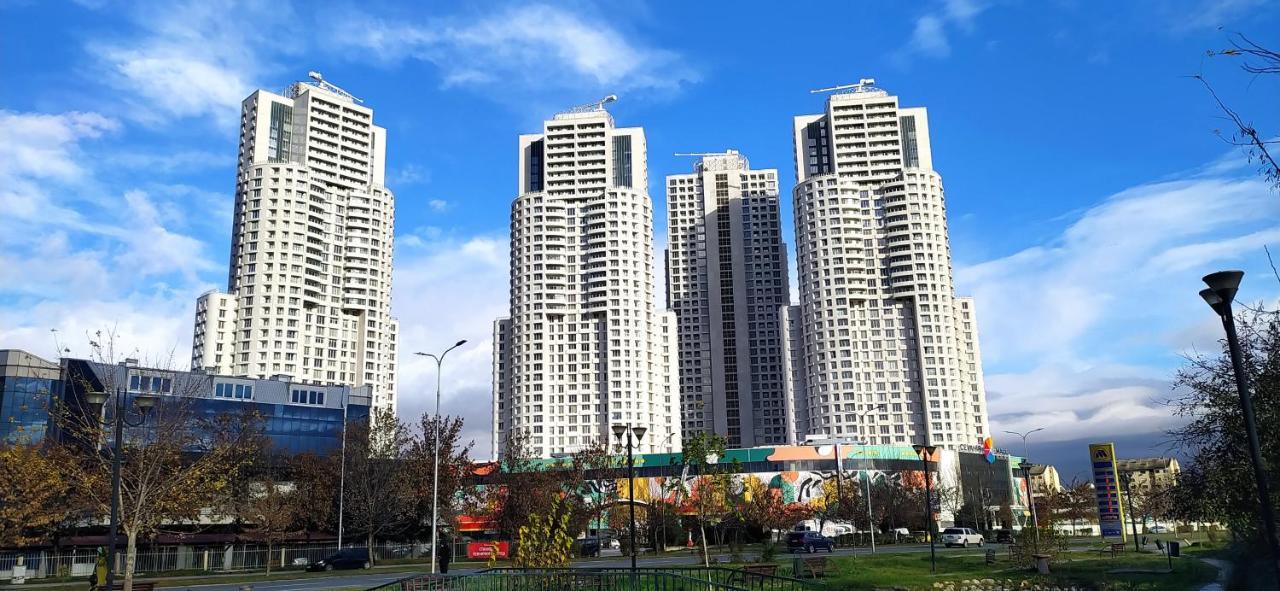 19Th & 18Th Floor Secure Apartments With Pool & Fitness & Parking Included In Price Skopje Exteriör bild