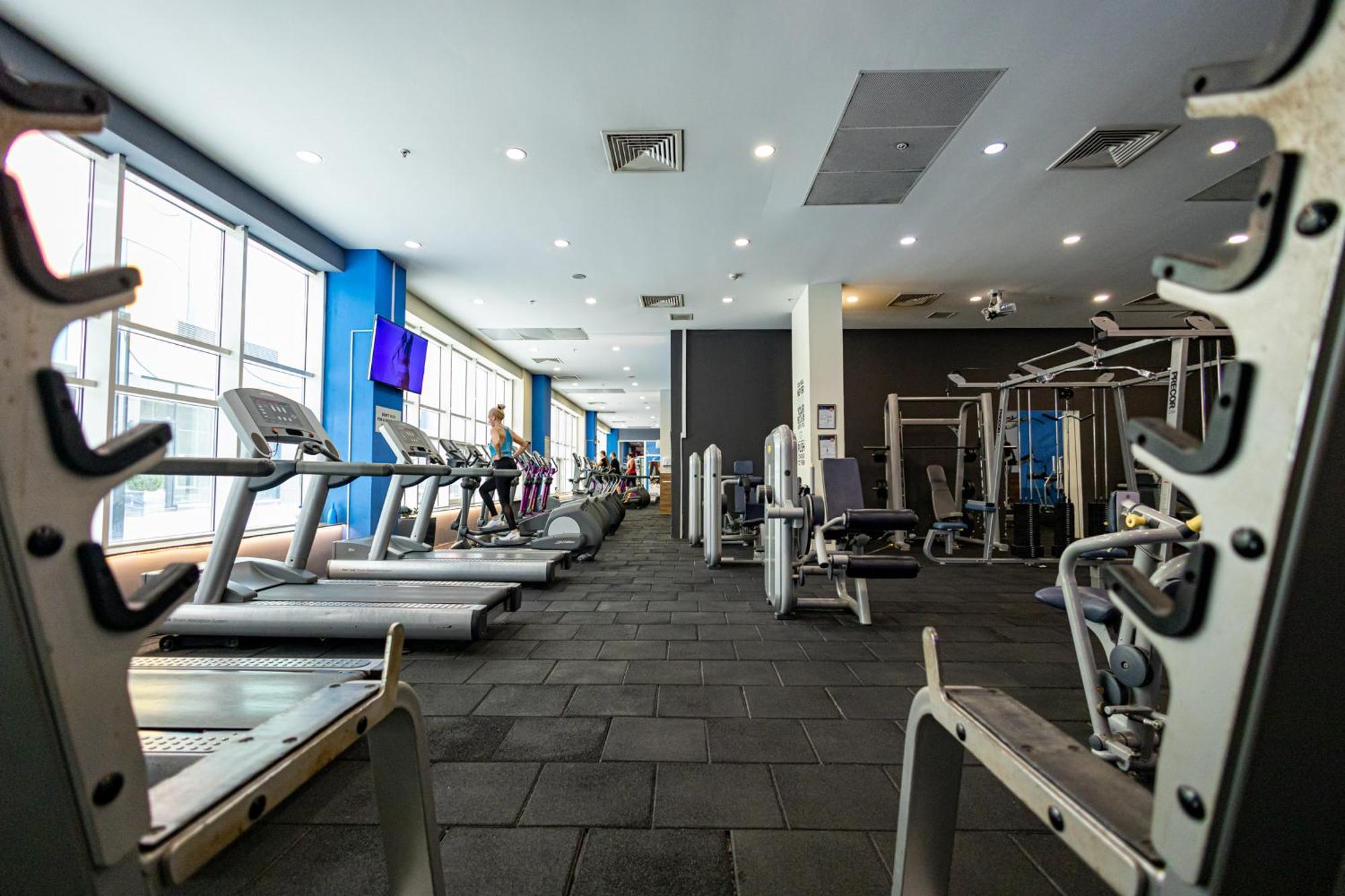 19Th & 18Th Floor Secure Apartments With Pool & Fitness & Parking Included In Price Skopje Exteriör bild
