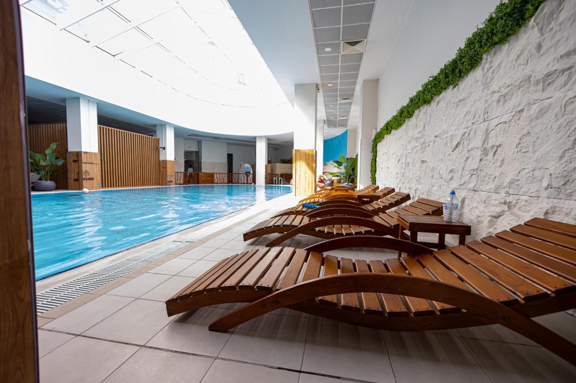 19Th & 18Th Floor Secure Apartments With Pool & Fitness & Parking Included In Price Skopje Exteriör bild