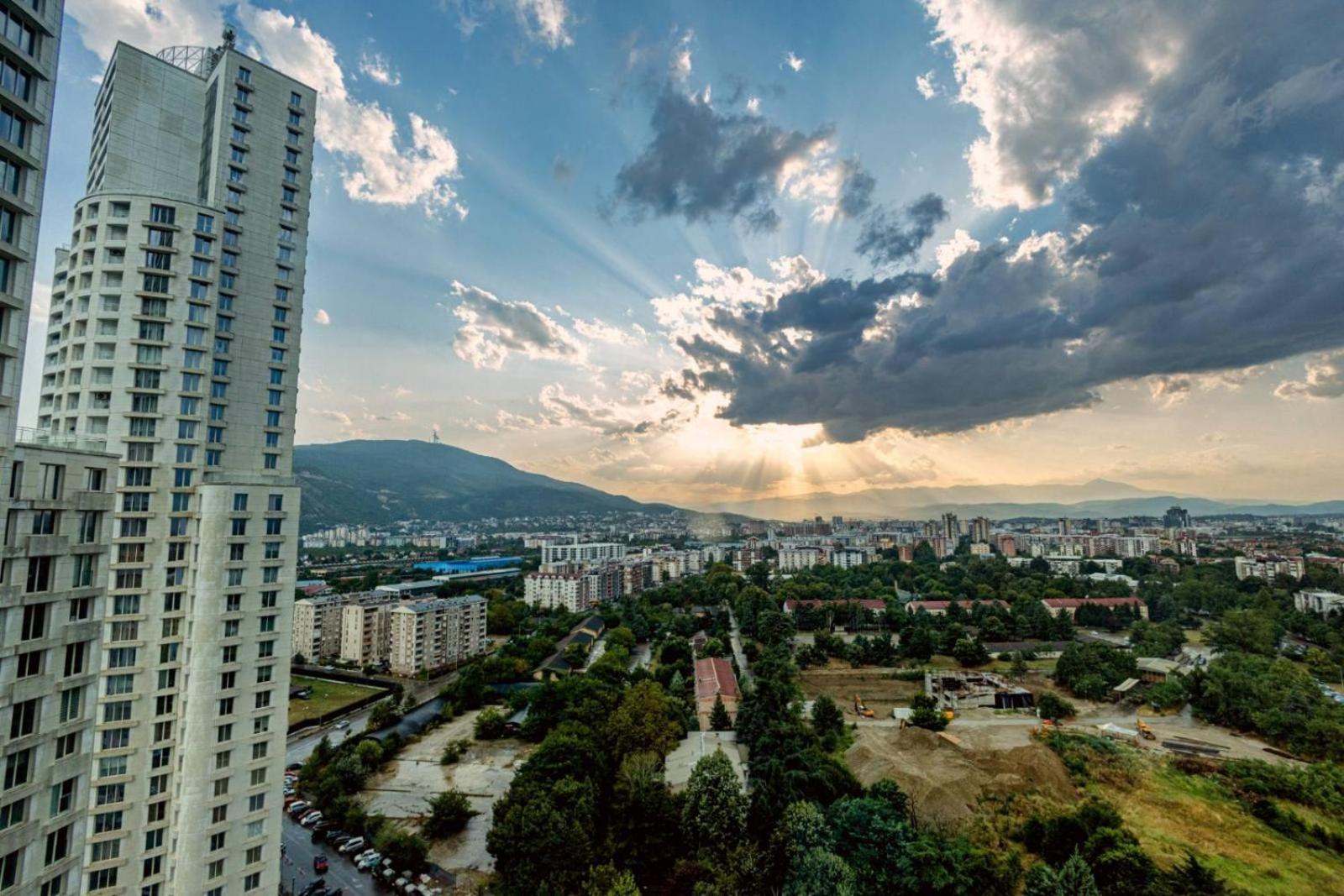 19Th & 18Th Floor Secure Apartments With Pool & Fitness & Parking Included In Price Skopje Exteriör bild