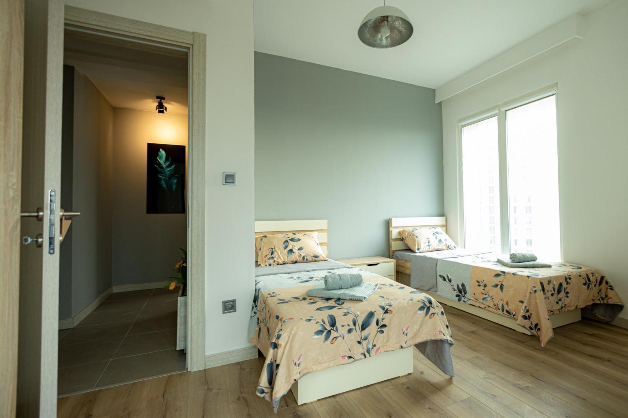 19Th & 18Th Floor Secure Apartments With Pool & Fitness & Parking Included In Price Skopje Exteriör bild