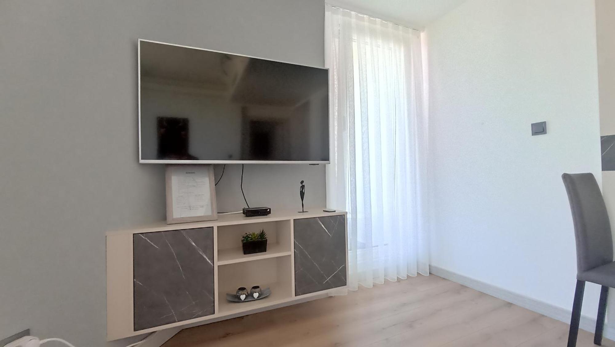 19Th & 18Th Floor Secure Apartments With Pool & Fitness & Parking Included In Price Skopje Exteriör bild