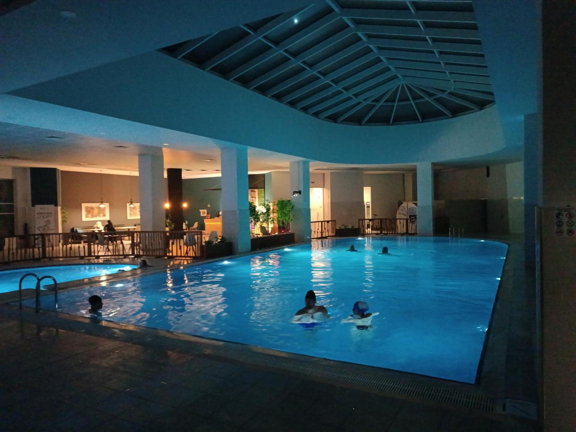 19Th & 18Th Floor Secure Apartments With Pool & Fitness & Parking Included In Price Skopje Exteriör bild