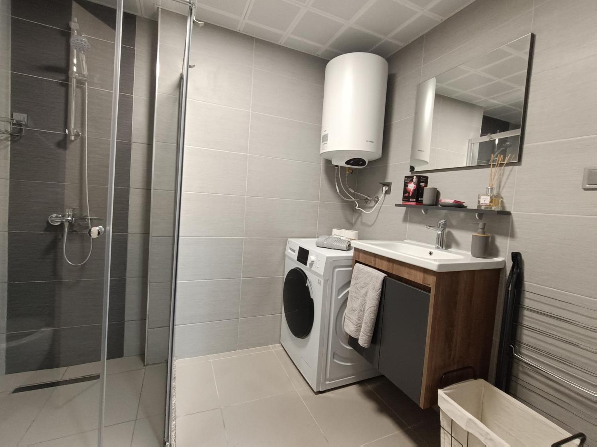 19Th & 18Th Floor Secure Apartments With Pool & Fitness & Parking Included In Price Skopje Exteriör bild