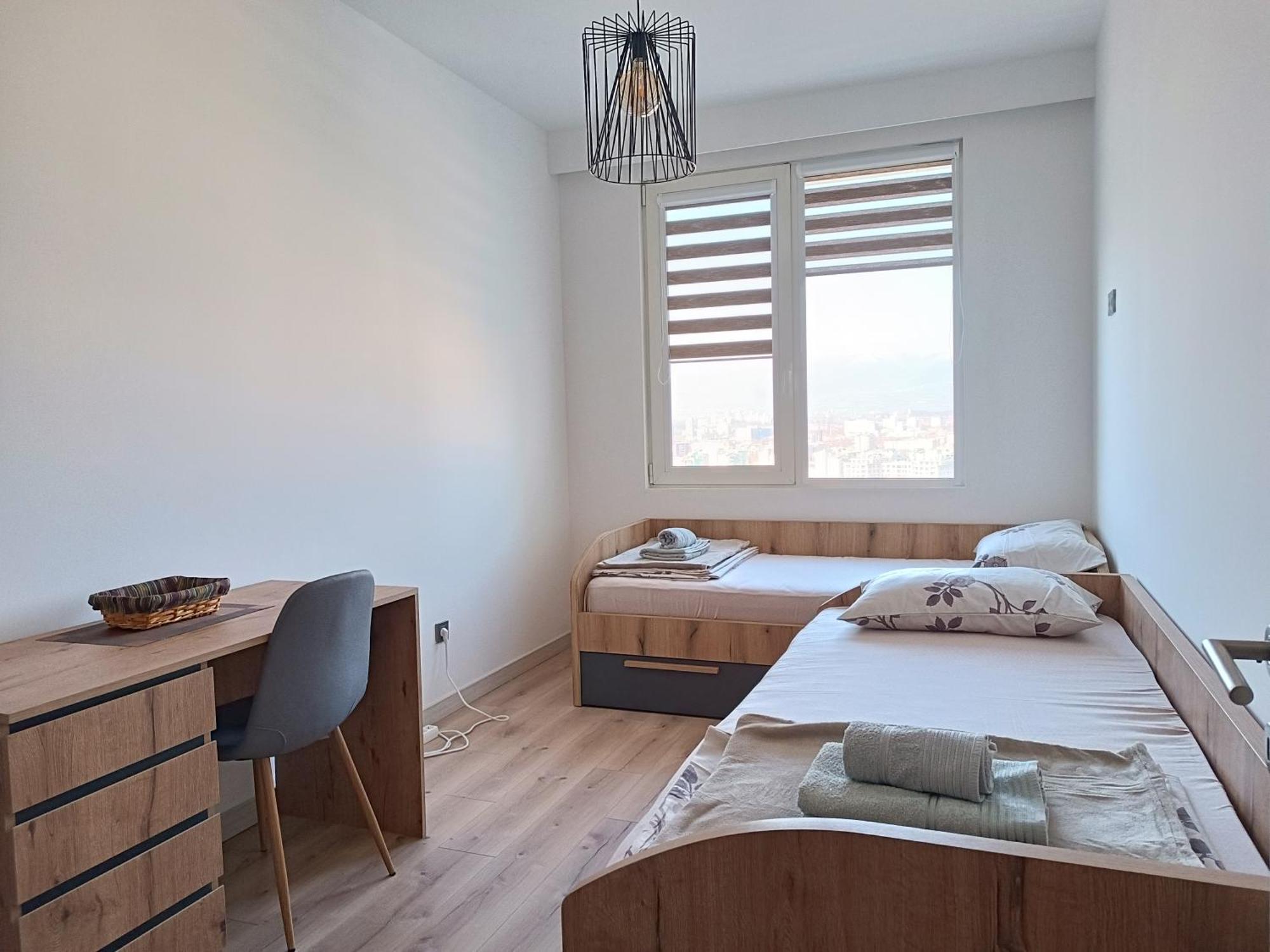 19Th & 18Th Floor Secure Apartments With Pool & Fitness & Parking Included In Price Skopje Exteriör bild