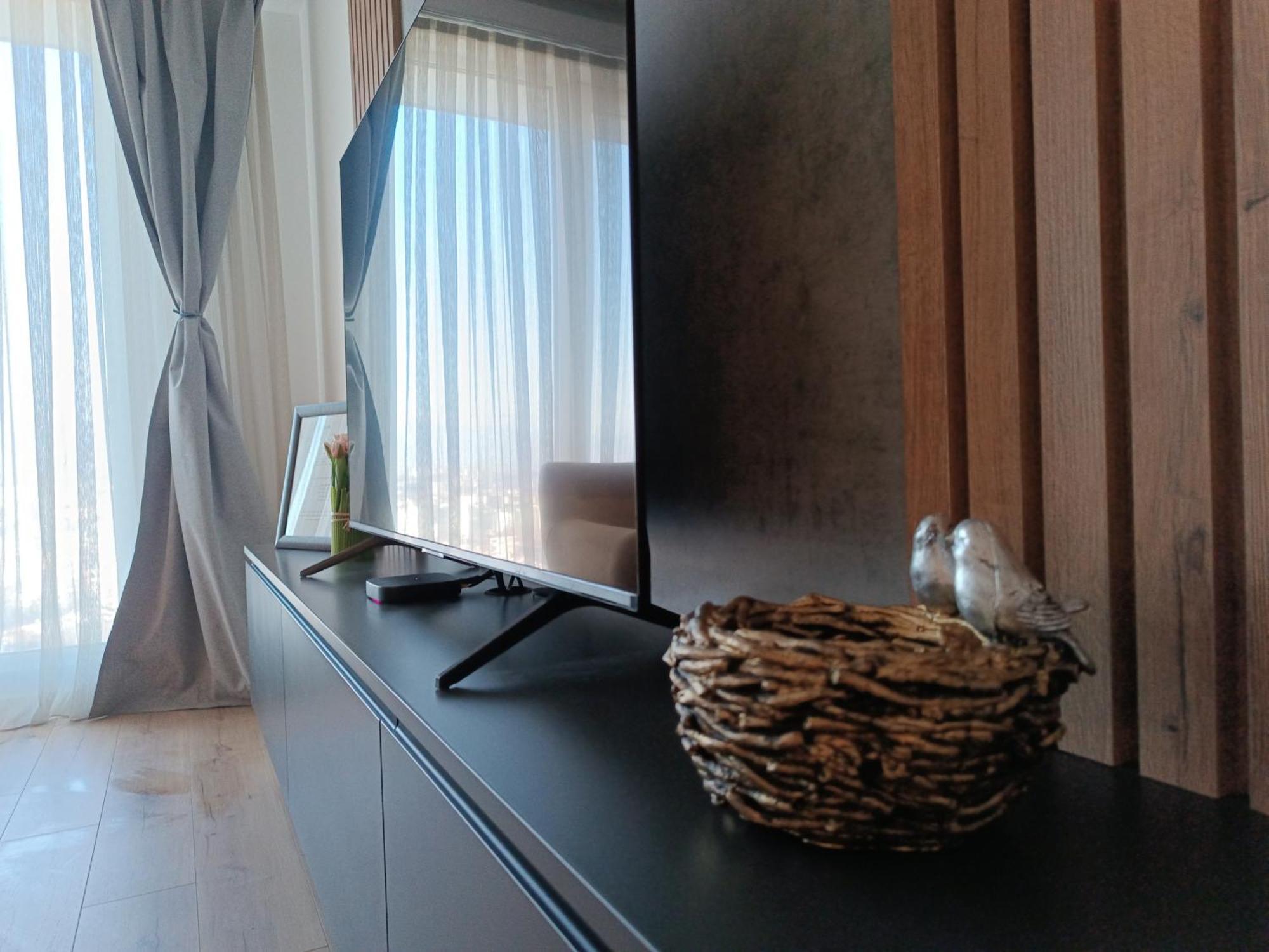 19Th & 18Th Floor Secure Apartments With Pool & Fitness & Parking Included In Price Skopje Exteriör bild