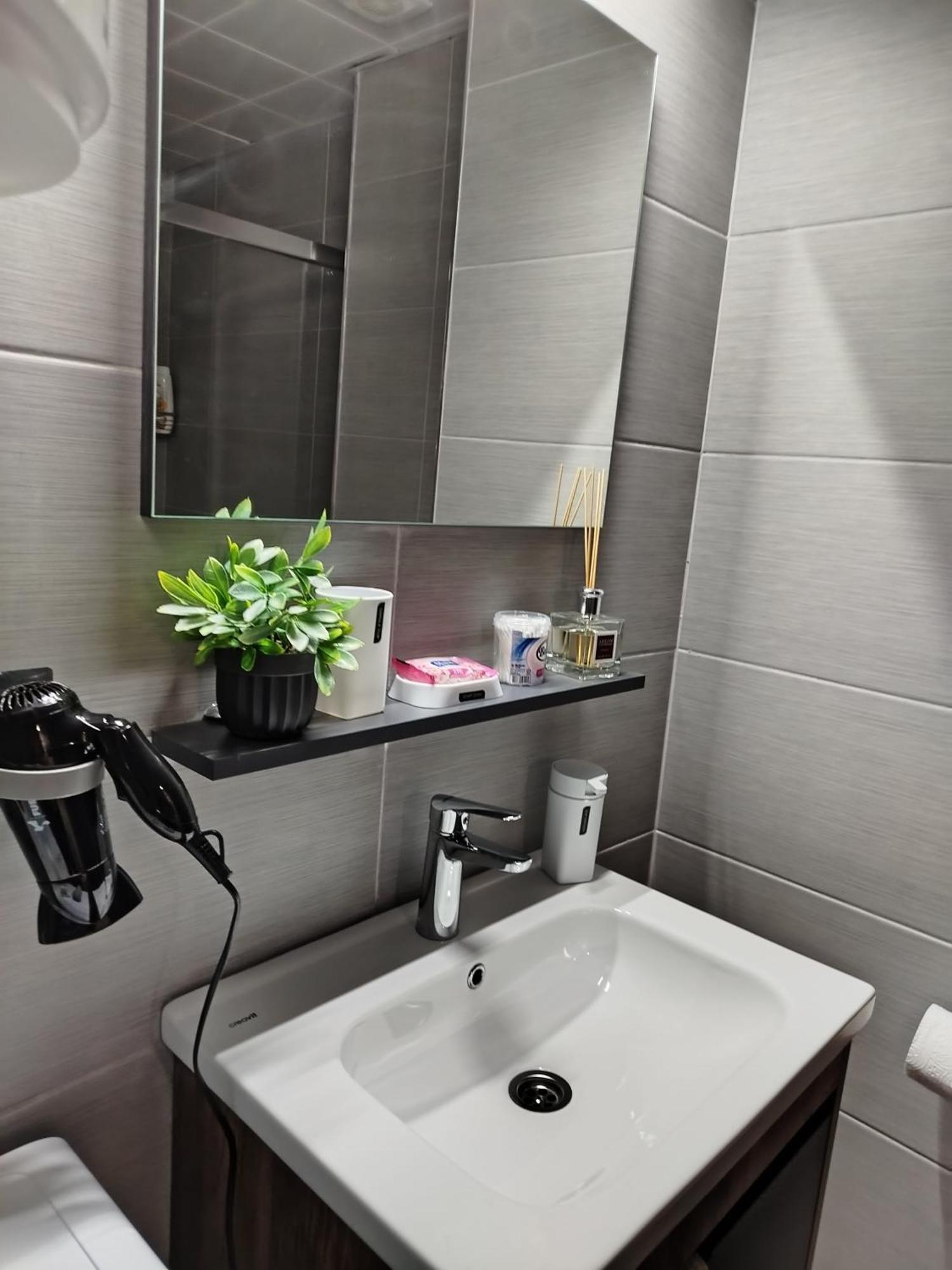 19Th & 18Th Floor Secure Apartments With Pool & Fitness & Parking Included In Price Skopje Exteriör bild